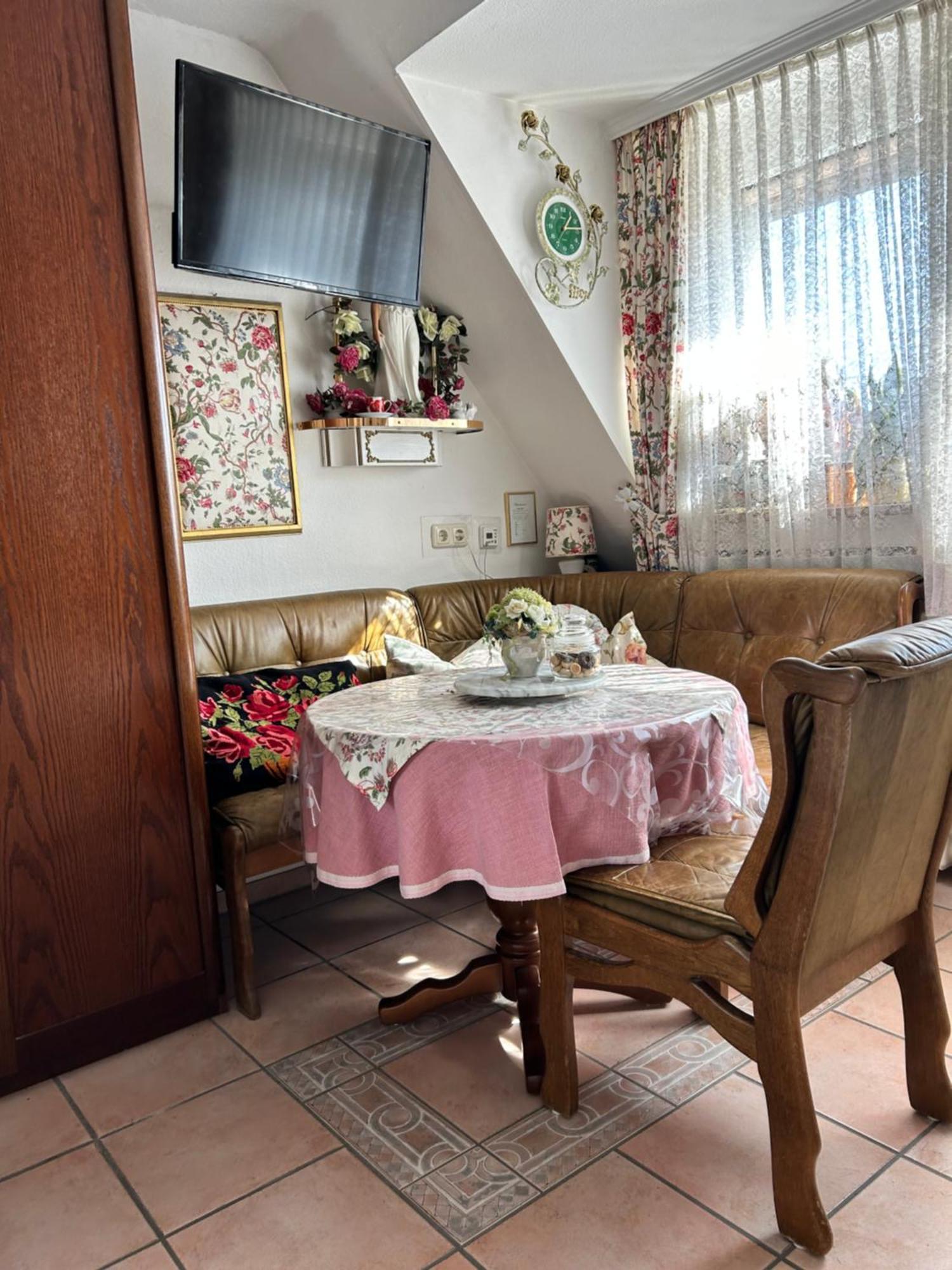 Haus Wessel Отель